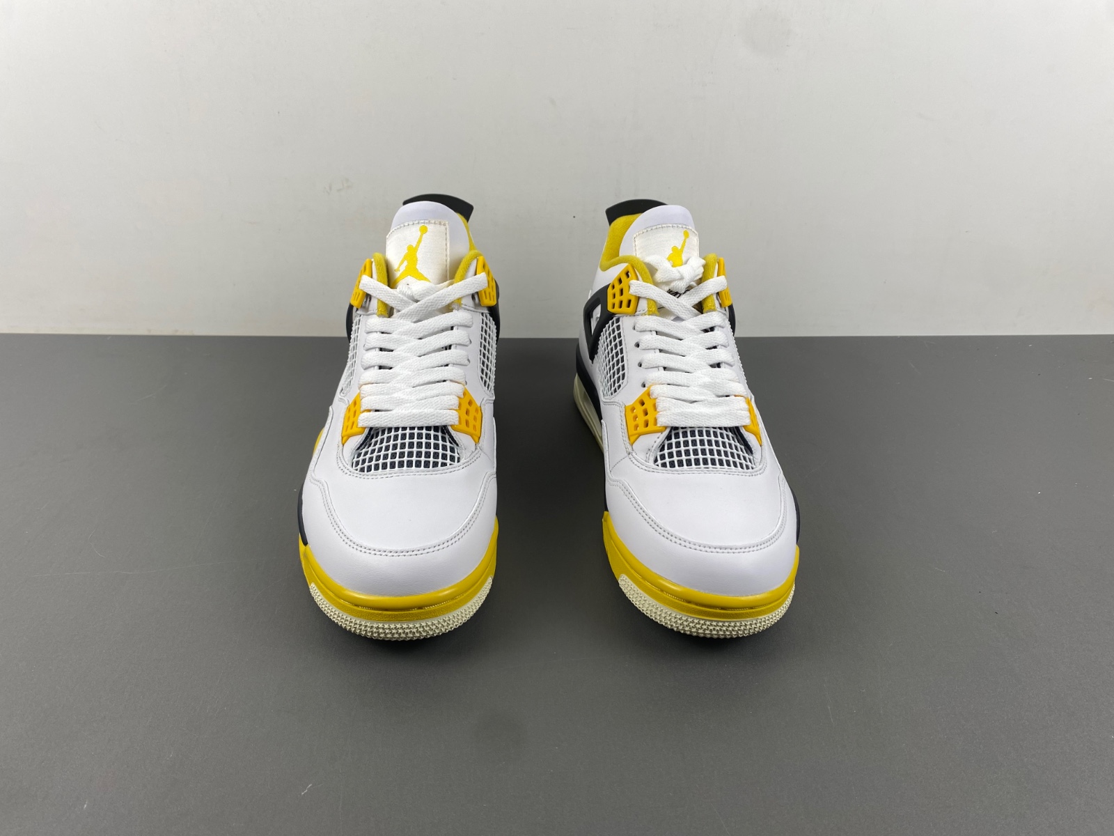 Air Jordan 4  "Vivid Sulfur" AQ9129-101
