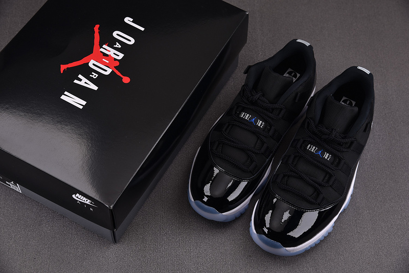 Air Jordan 11 Retro Low "Space Jam" FV5104-004