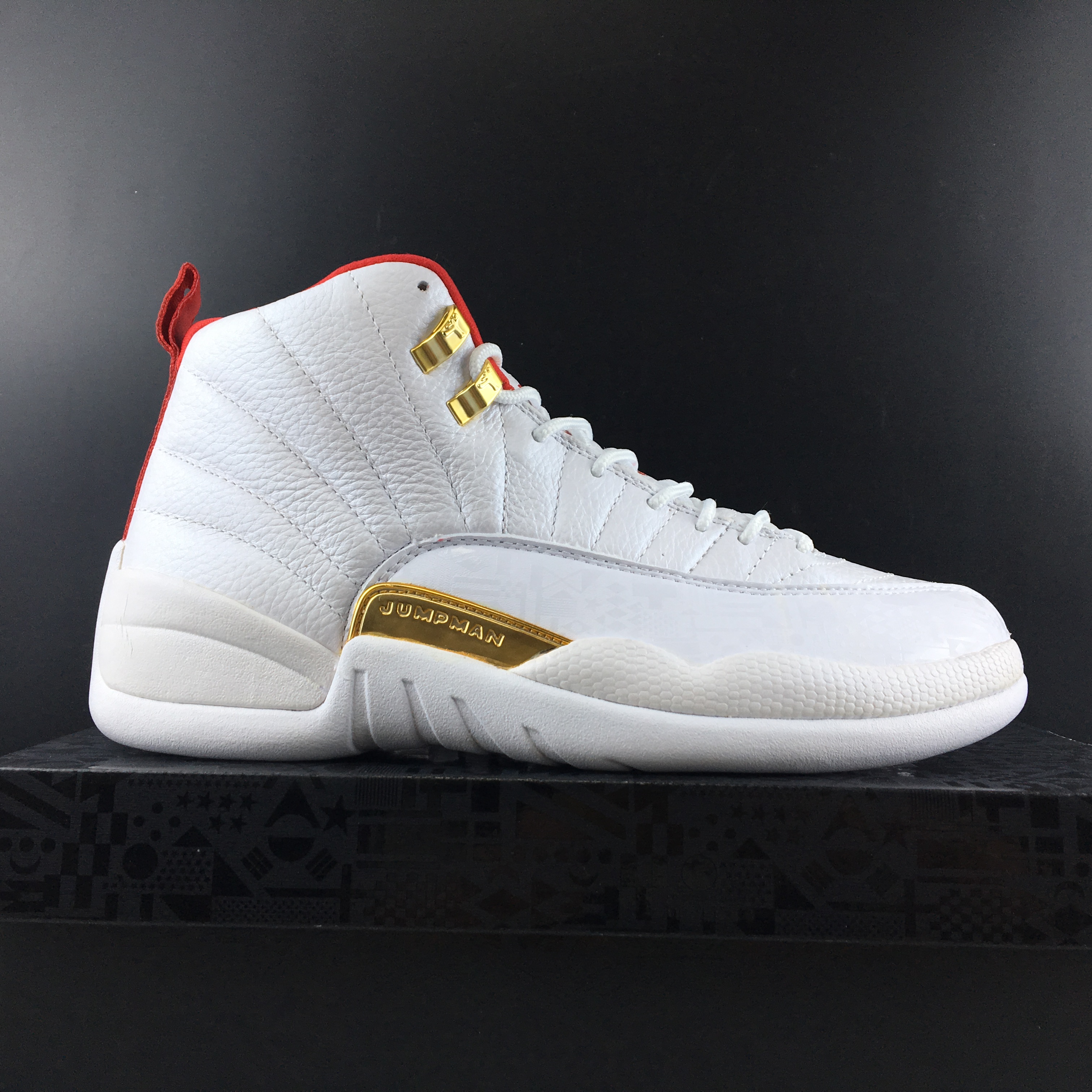 Air Jordan 12 Retro Hyper Royal AO6068-004