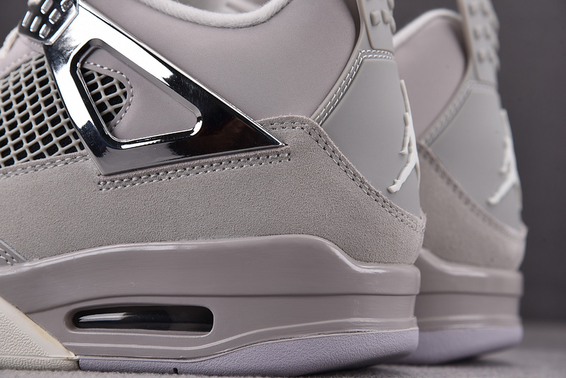 Air Jordan 4 Frozen Moments AQ9129-001