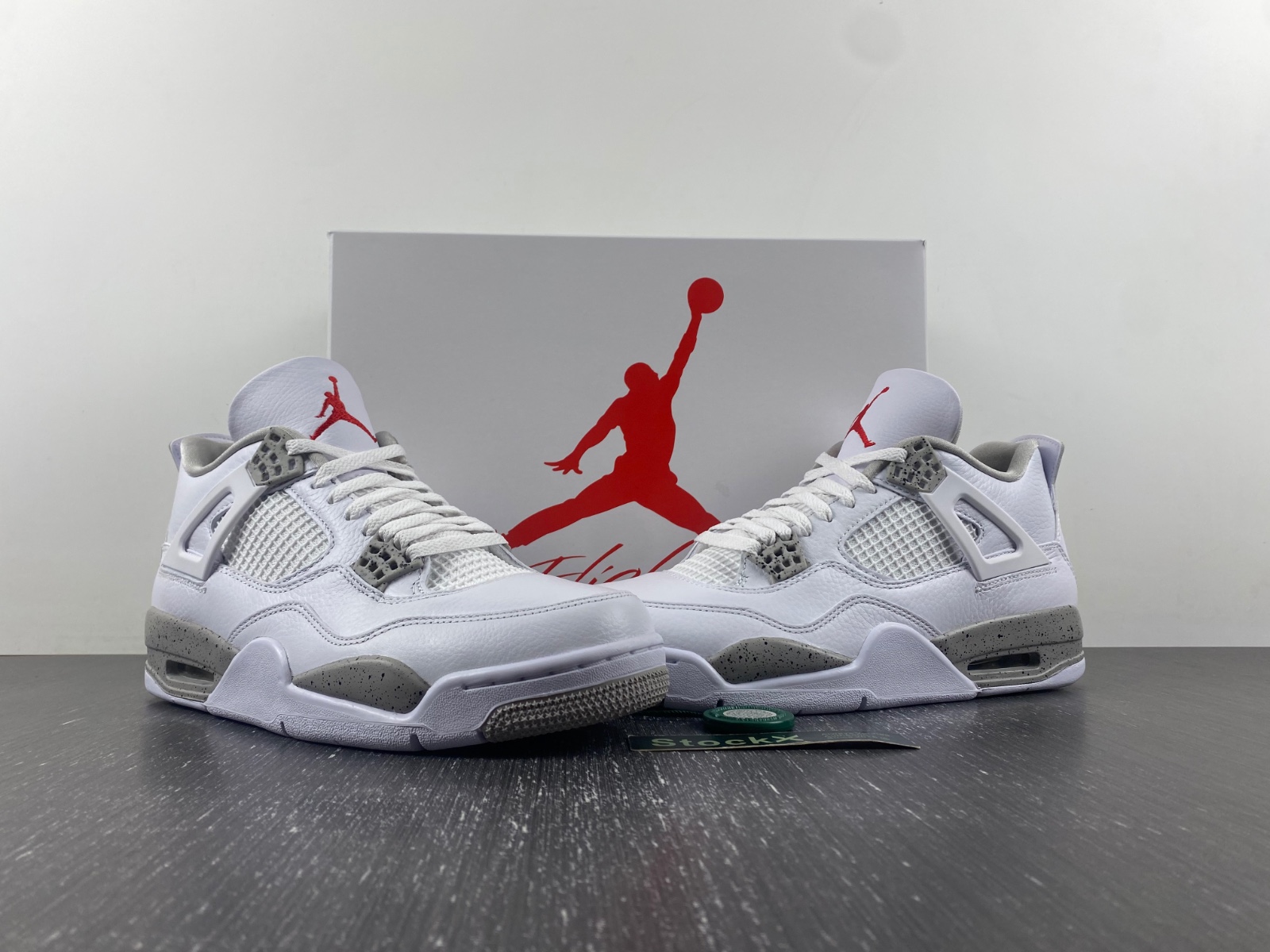 Air Jordan 4 "White Oreo" CT8527-100