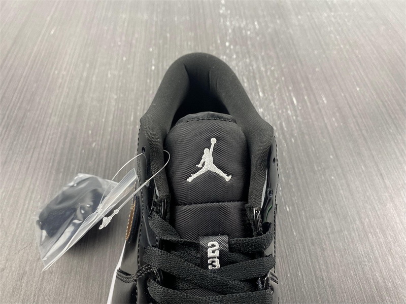 Air Jordan 1 Retro Low Black Gold Patent 554723-032