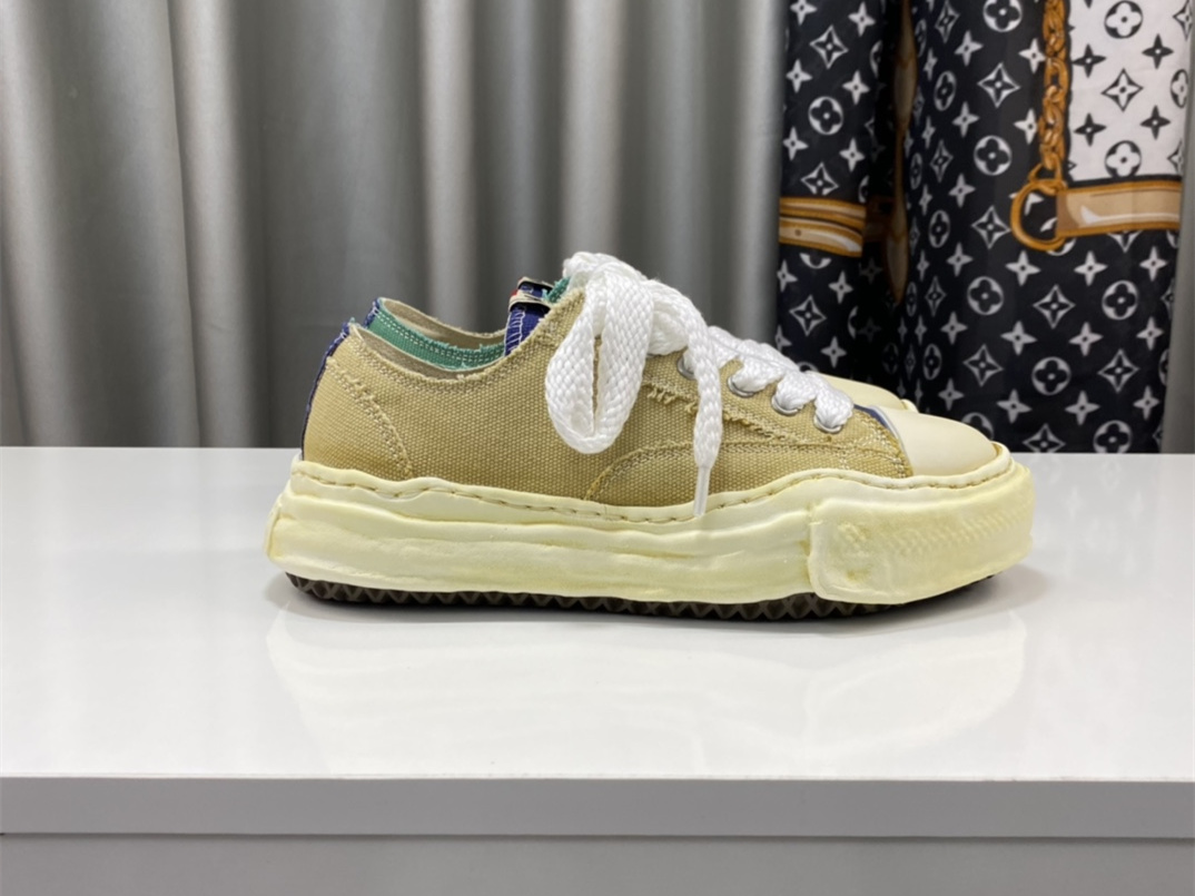 Maison Mihara Yasuhiro Low-Top Sneakers MMY-034