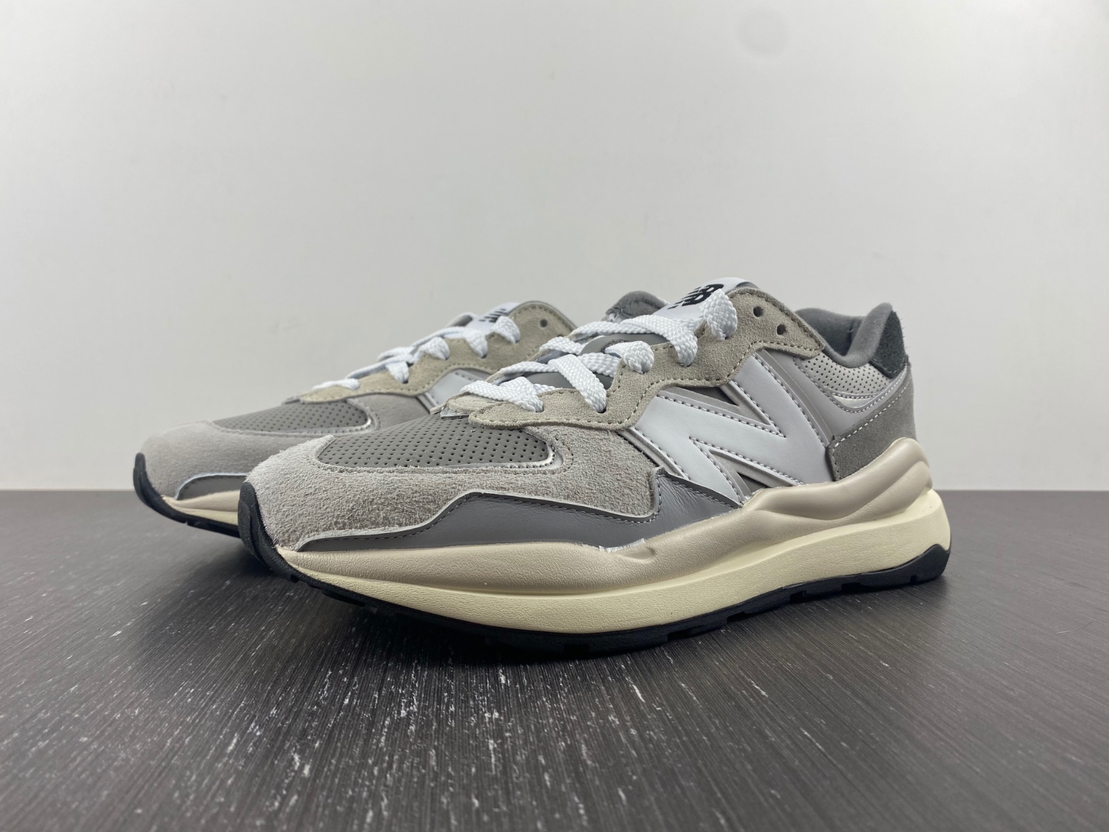 New Balance 57/40 Grey Day - M5740TA