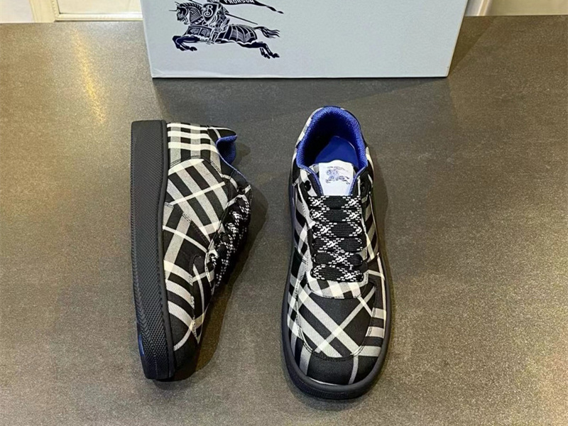 Burberry Check Terrace Sneakers  BBR--3006