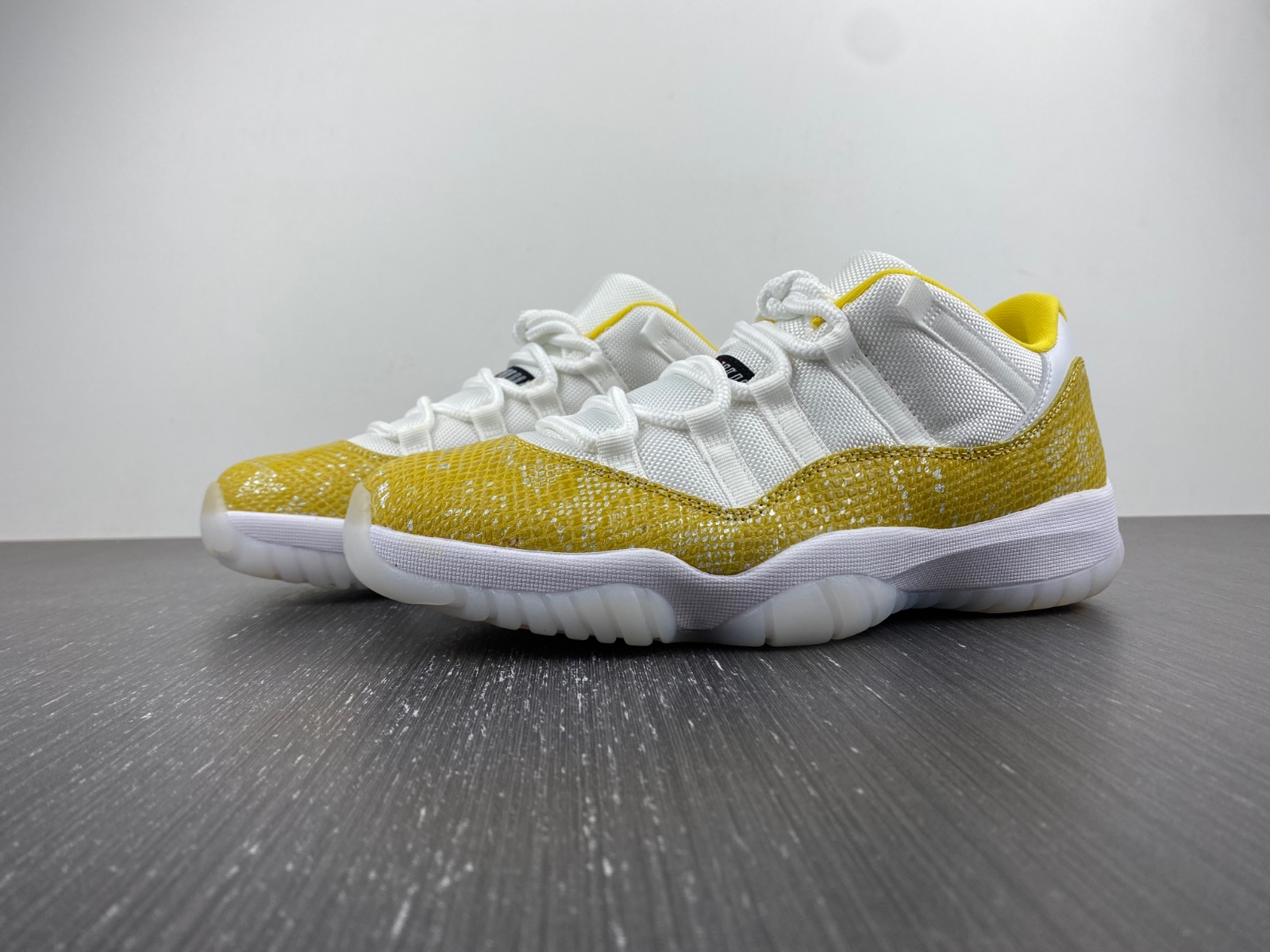 Air Jordan 11 Low  “Yellow Snakeskin” AH7860-107
