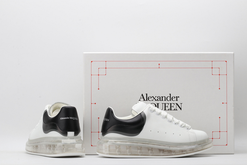 MCQUEEN OVERSIZED SNEAKER