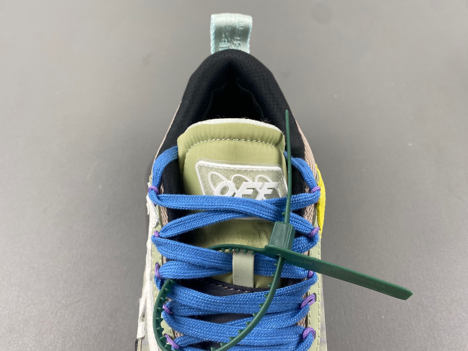 OW C/O ODSY-1000 SNEAKERS