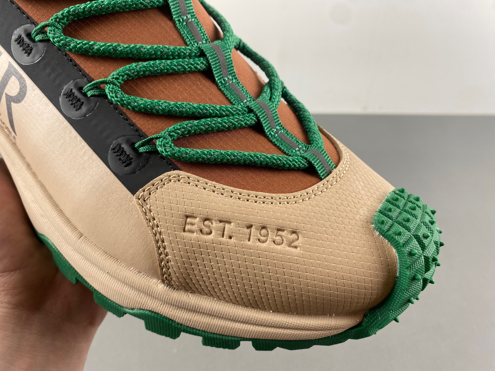 Moncler Trailgrip Lite 2 Sneakers  MC-004