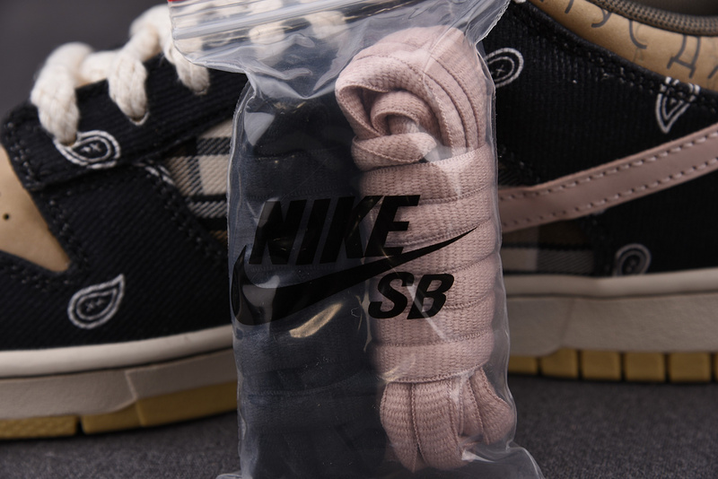 Travis Scott Nike SB Dunk Low CT5053-001