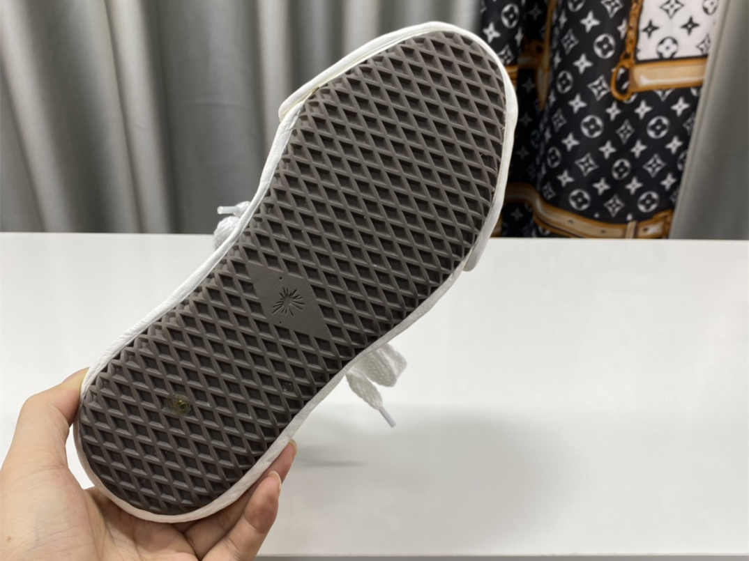 Maison Mihara Yasuhiro High-Top Sneakers MMY-017