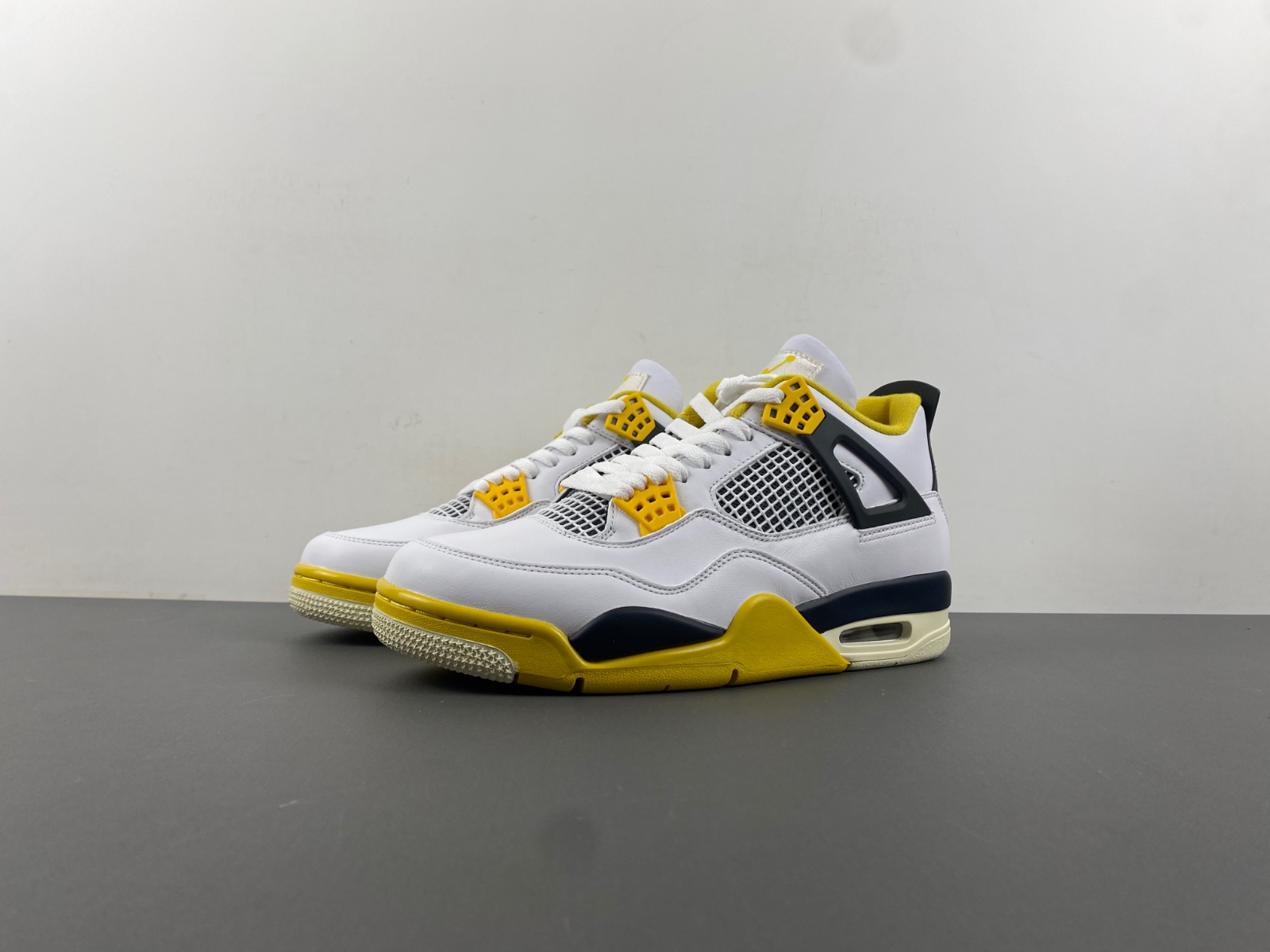 Air Jordan 4  