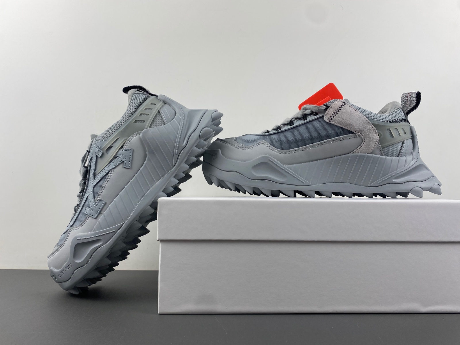 OW C/O​ ODSY-1000 SNEAKERS