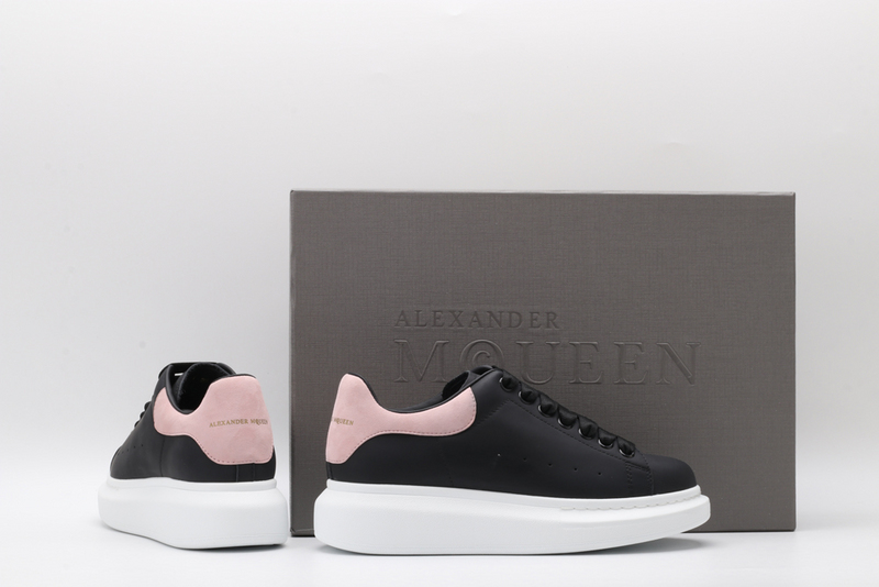 MCQUEEN OVERSIZED SNEAKER