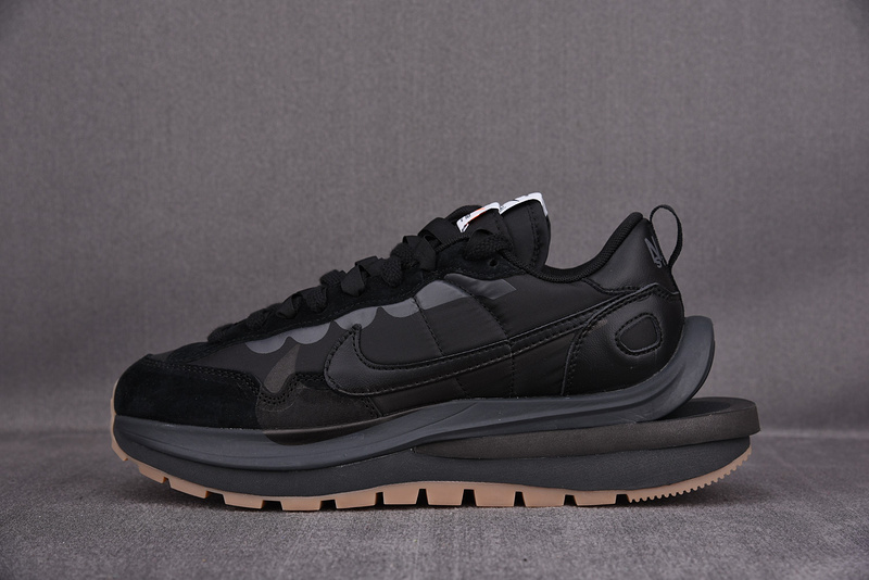 Sacai x VaporWaffle 'Black Gum' DD1875 001