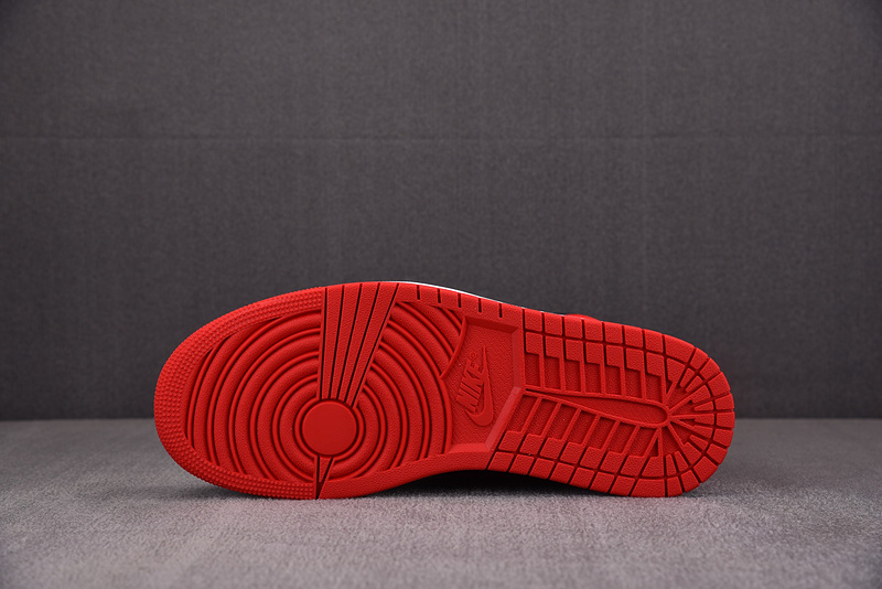 Air Jordan 1 High OG WMNS Satin Bred FD4810-061