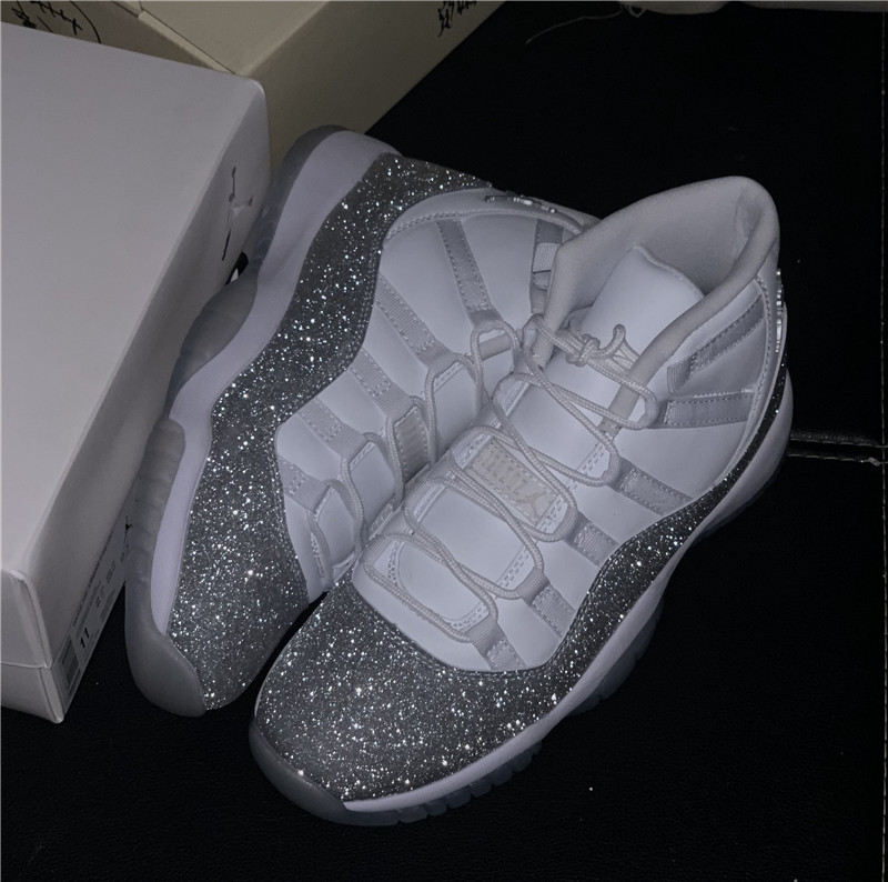 AIR JORDAN 11 RETRO "METALLIC SILVER" AR0715-100