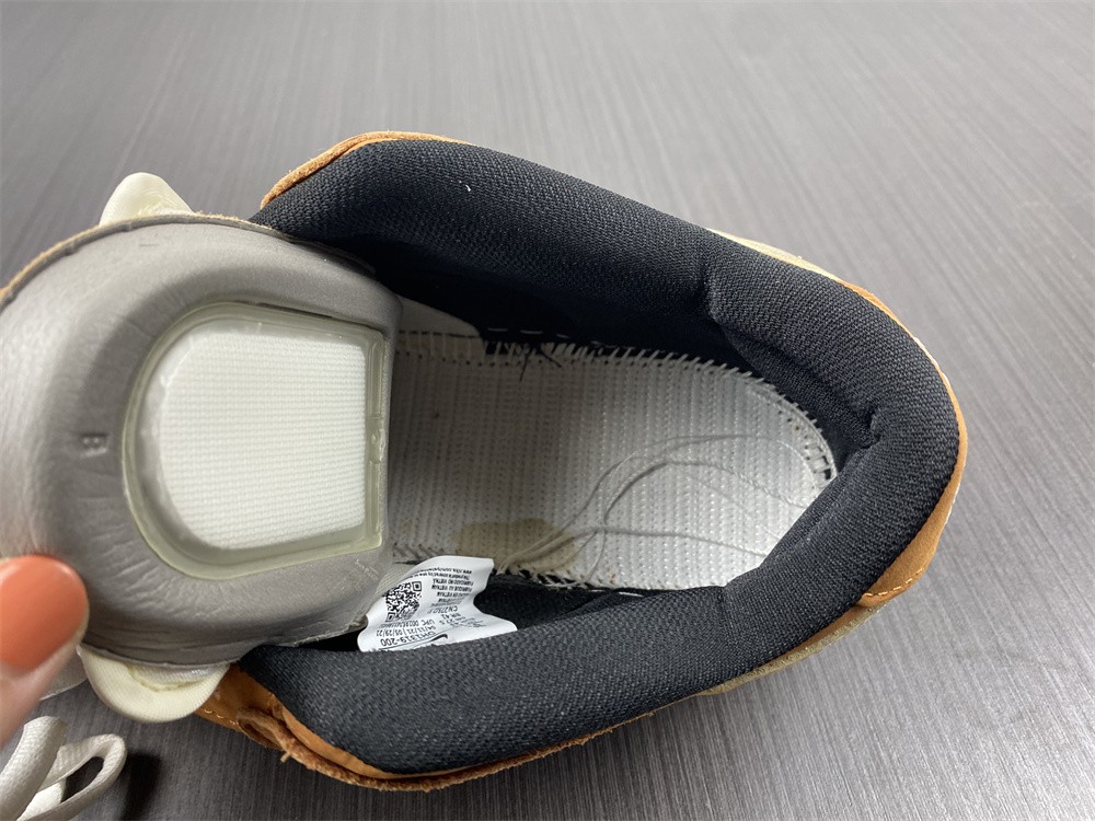 Nike SB Dunk Low Pro ISO Wheat Brown White Black DH1319-200