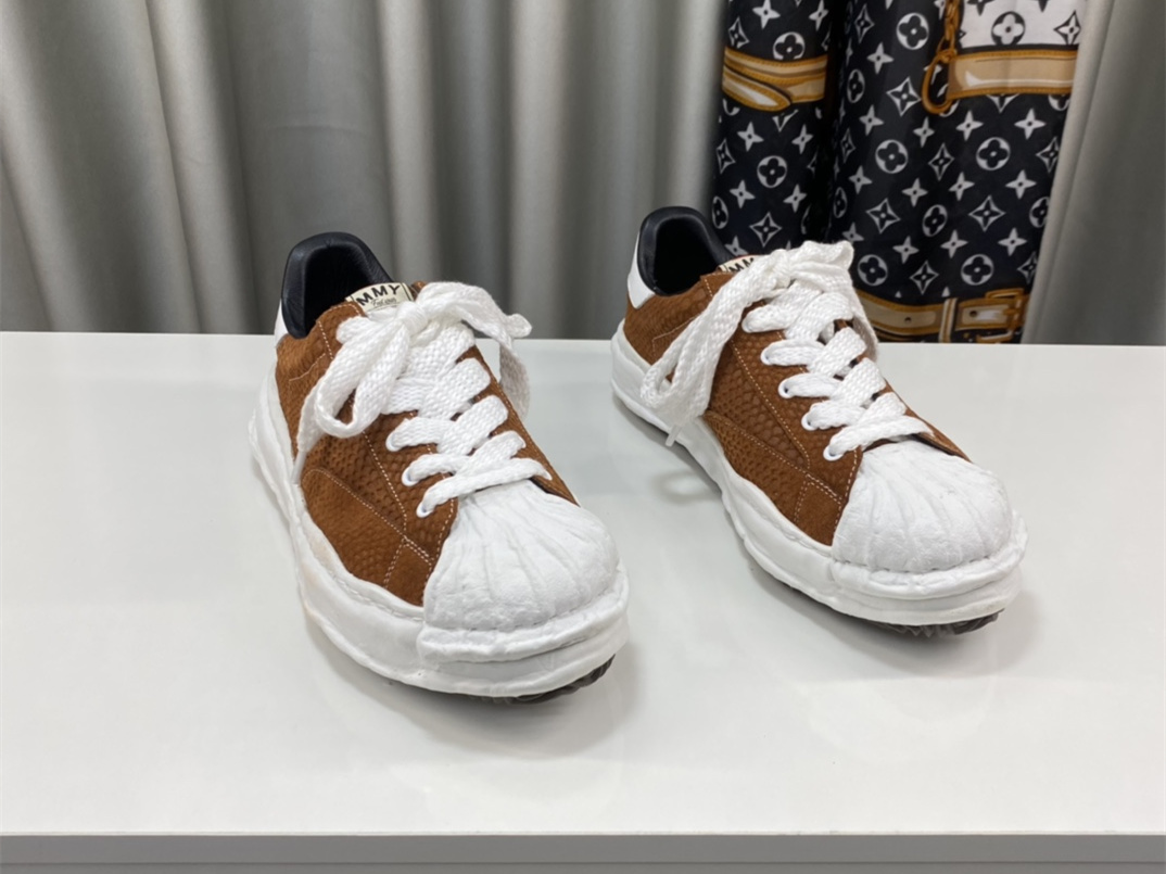 Maison Mihara Yasuhiro Low-Top Sneakers MMY-028