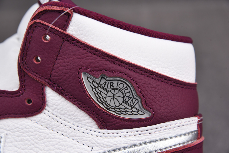 Air Jordan 1 Retro High OG “Bordeaux” 555088-611