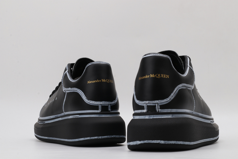 MCQUEEN OVERSIZED SNEAKER