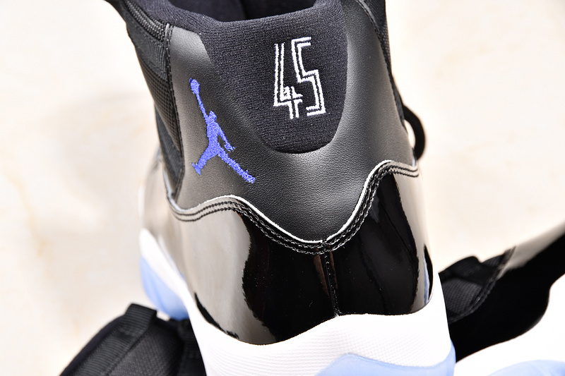Air Jordan 11 Retro