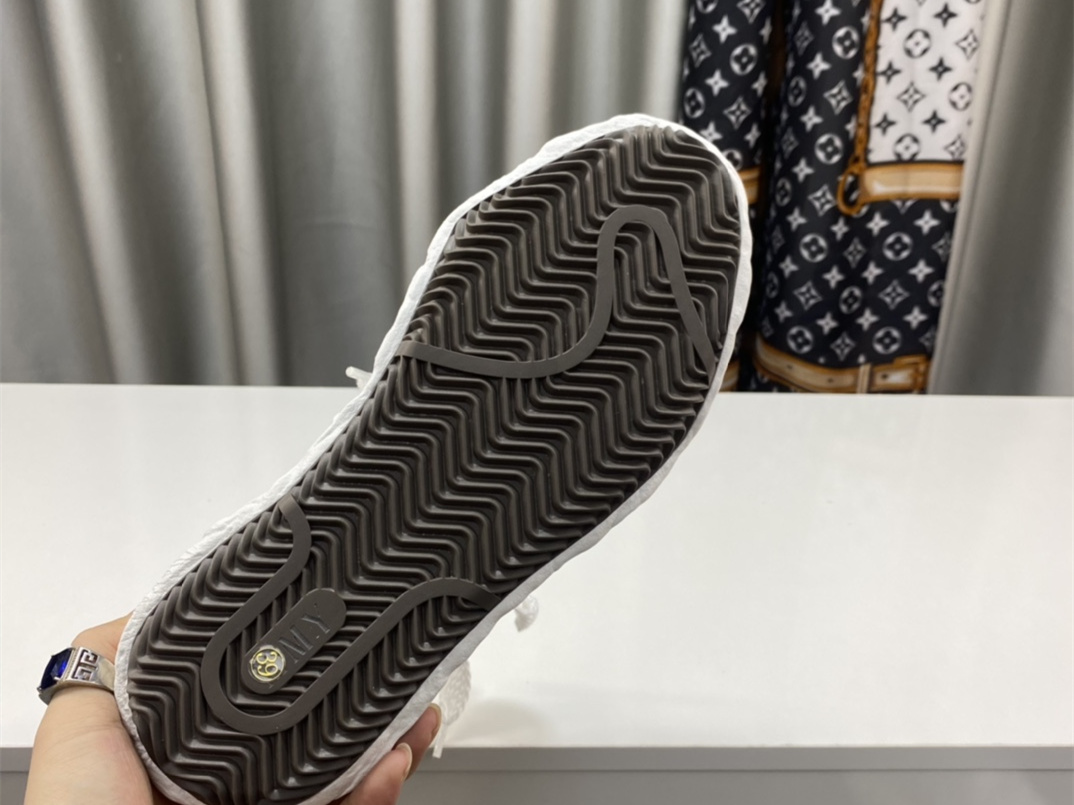 Maison Mihara Yasuhiro High-Top Sneakers MMY-020