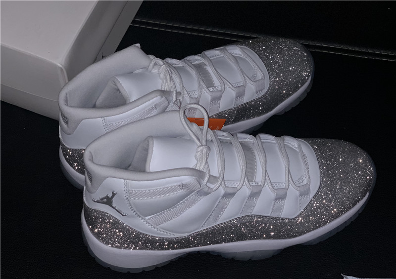 AIR JORDAN 11 RETRO "METALLIC SILVER" AR0715-100