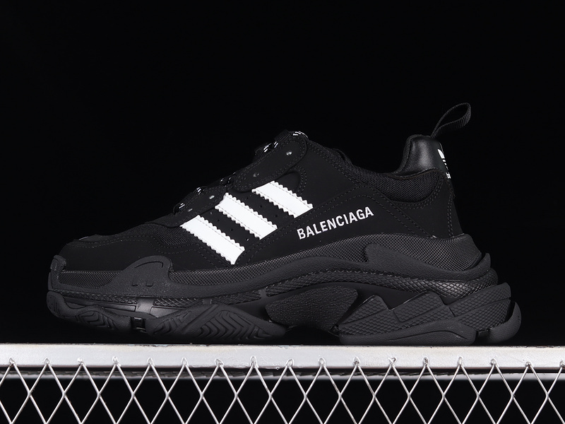 Balenciaga TRIPLE S TRAINER