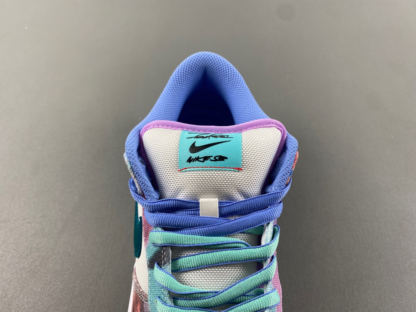 Futura Laboratories x Nike SB Dunk Low FL  HF6061-400