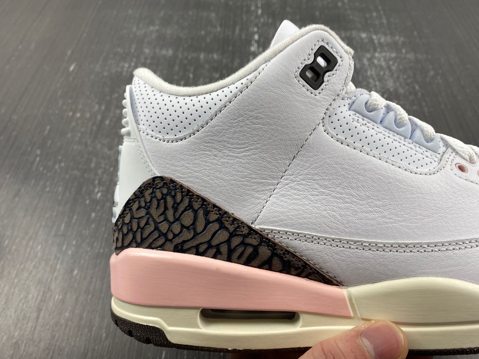 Air Jordan 3 Retro Neapolitan Dark Mocha - CK9246-102