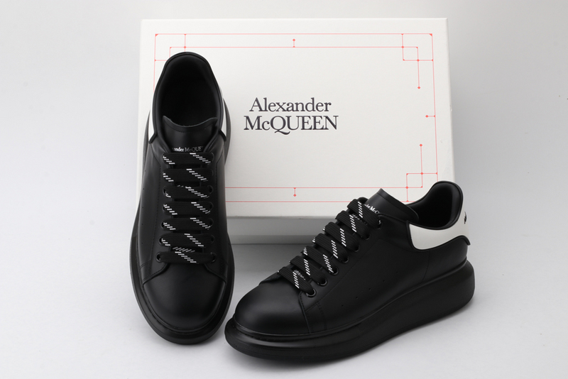 MCQUEEN OVERSIZED SNEAKER