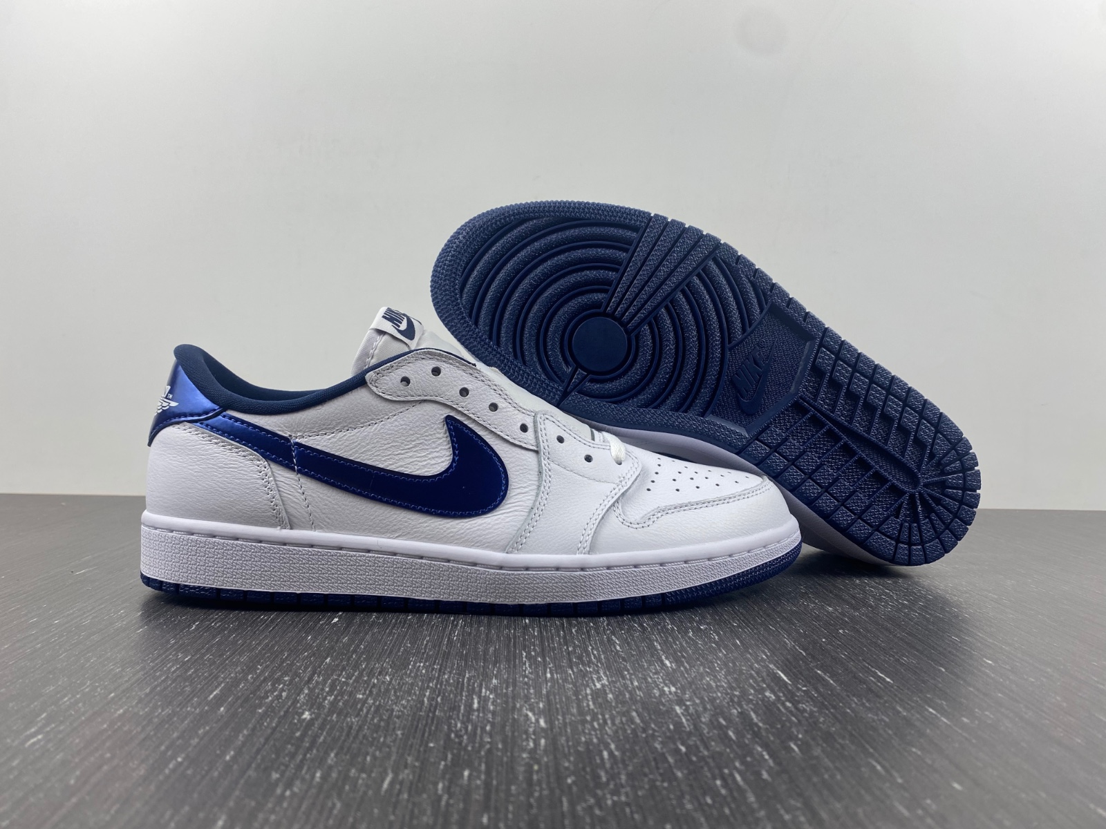 Air Jordan 1 Low Retro OG