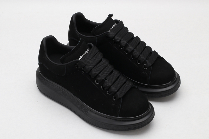 MCQUEEN OVERSIZED SNEAKER