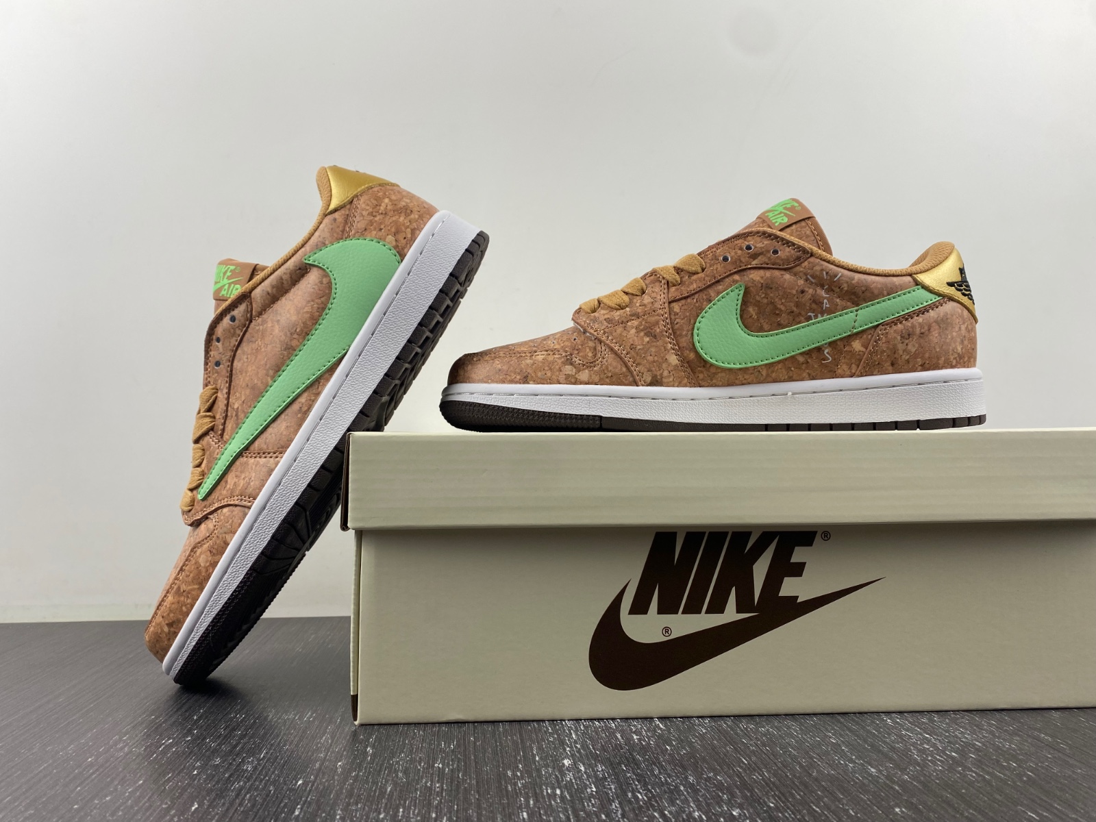 Travis scott x Air Jordan 1 Low