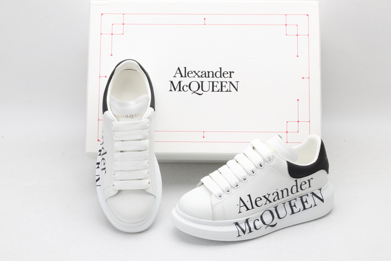 MCQUEEN OVERSIZED SNEAKER