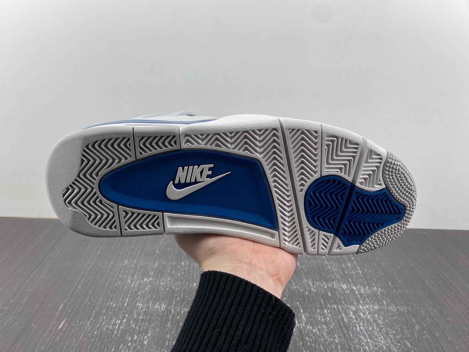 Air Jordan 4 Retro 2024