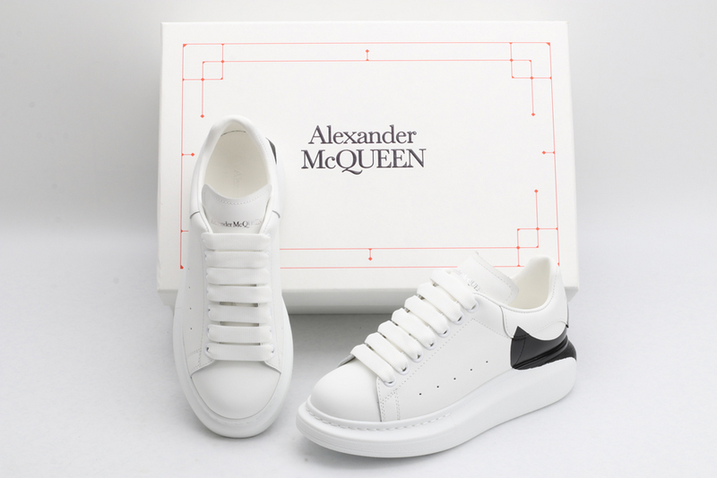 MCQUEEN OVERSIZED SNEAKER