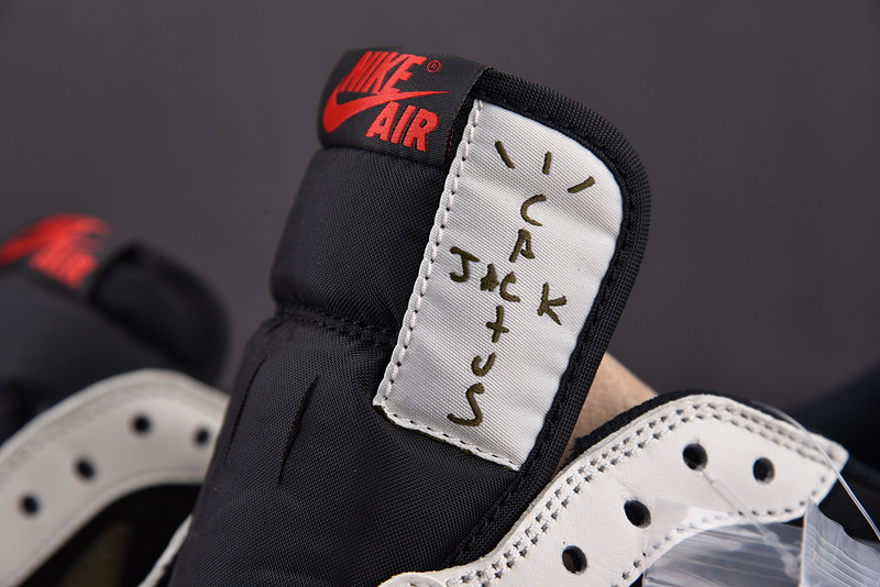 Travis Scott x Air Jordan 1 Low OG 