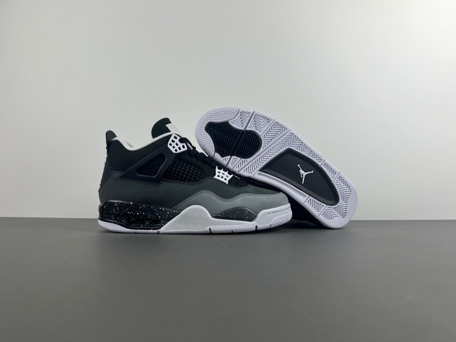Air Jordan 4 “Fear"   FQ8138-002