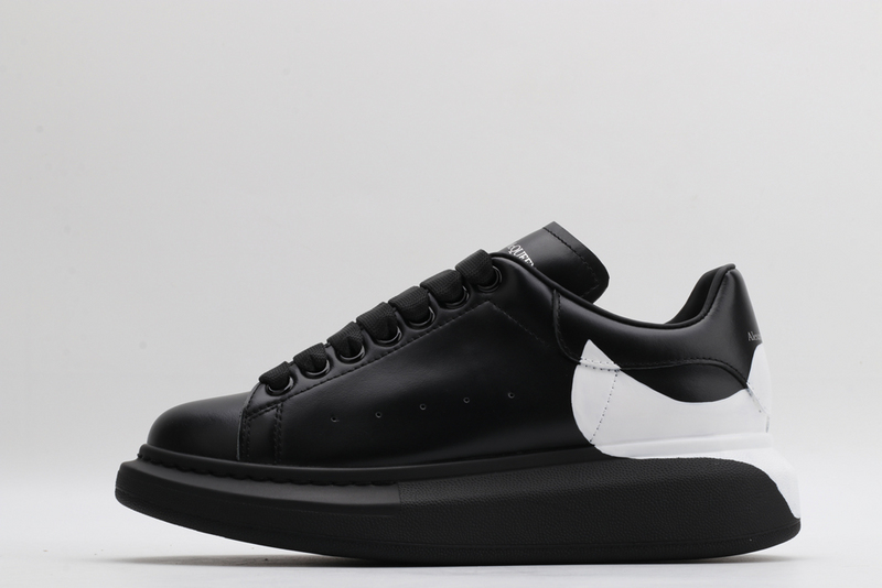 MCQUEEN OVERSIZED SNEAKER