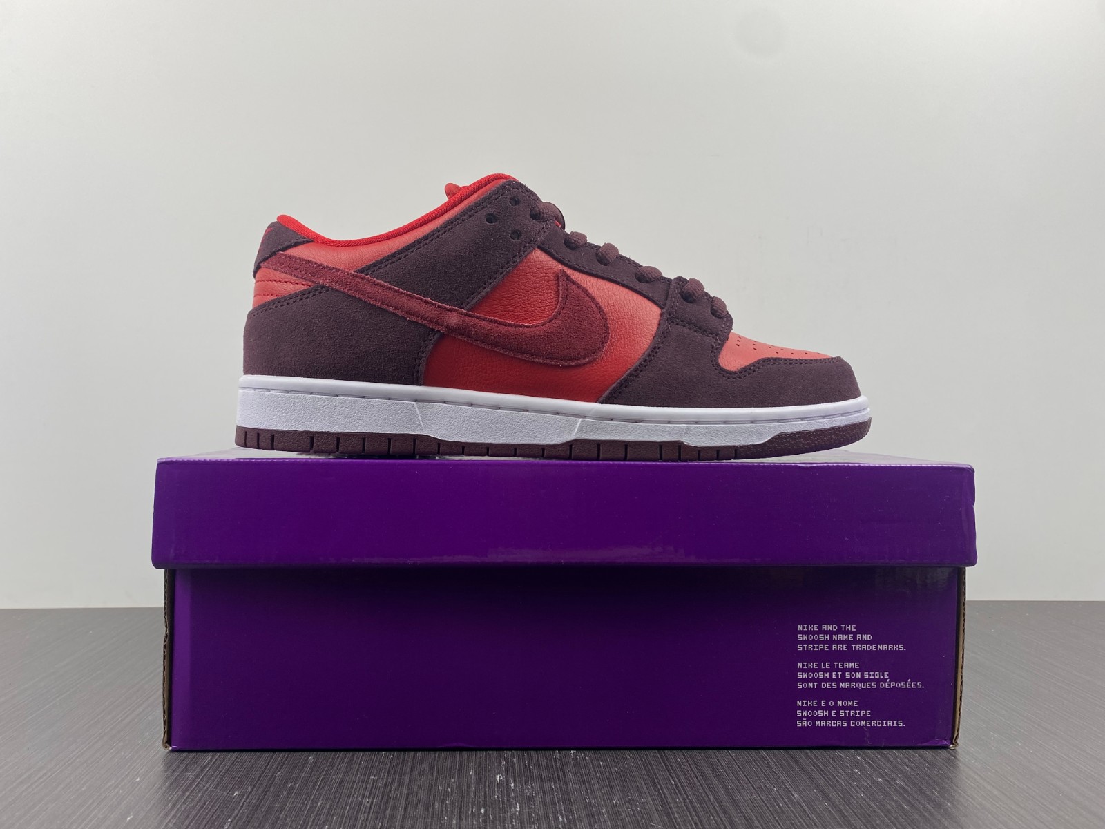 Nike SB Dunk Low Cherry  DM0807-600