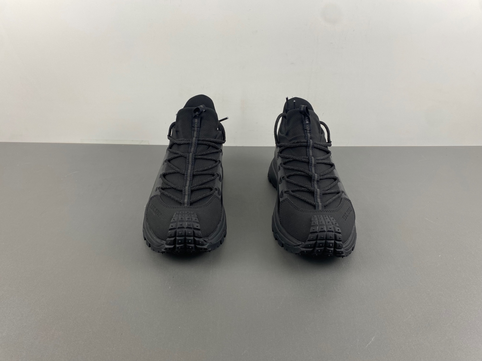 Moncler Trailgrip Lite 2 Sneakers  MC-001