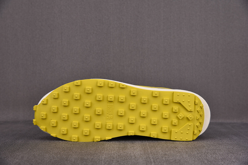 Nike Vaporwaffle sacai Sesame Dark Iris DD1875-500