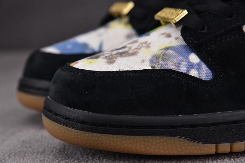 Supreme x RAMM:ELL:ZEE x Nike SB Dunk Low FD8778-001