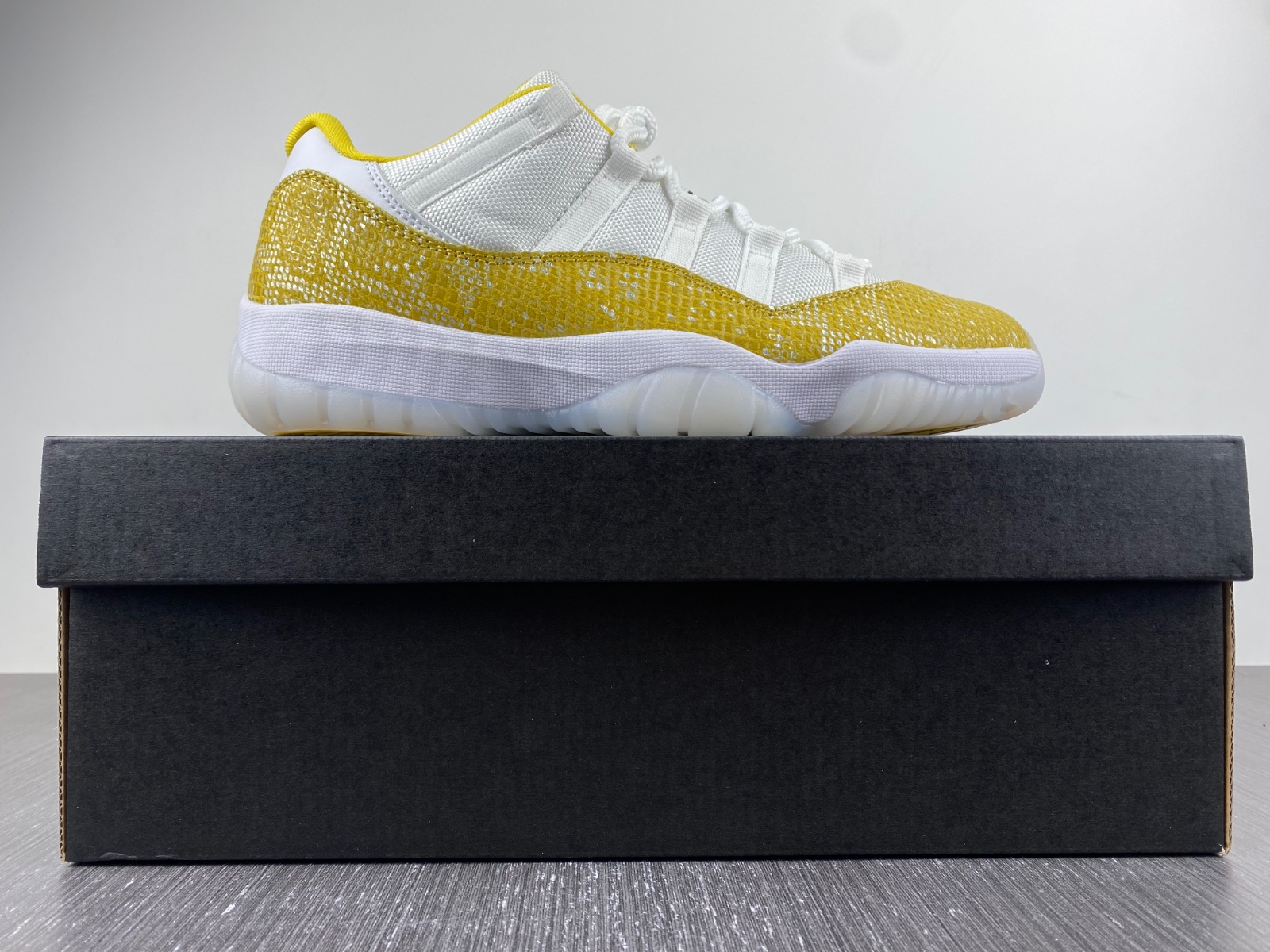 Air Jordan 11 Low  “Yellow Snakeskin” AH7860-107