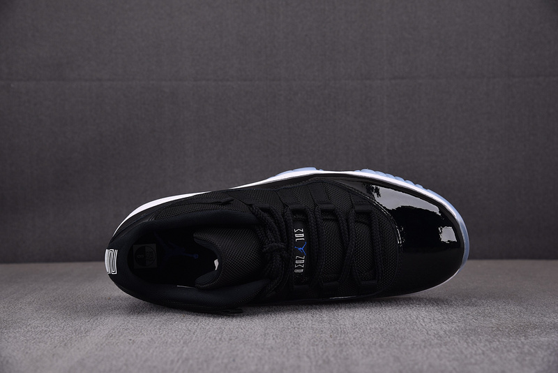 Air Jordan 11 Retro Low "Space Jam" FV5104-004