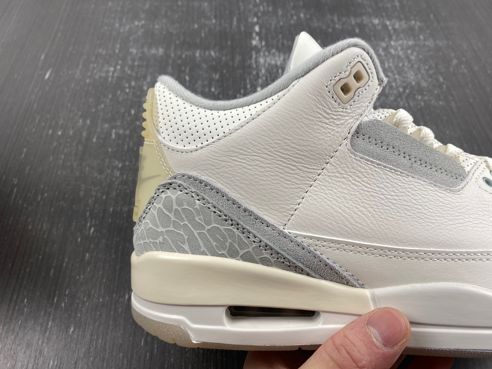 Air Jordan 3 Craft "Ivory" FJ9479-100