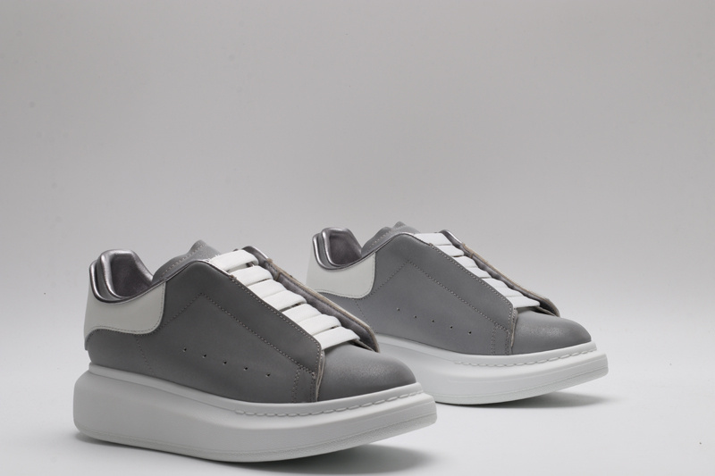 MCQUEEN OVERSIZED SNEAKER