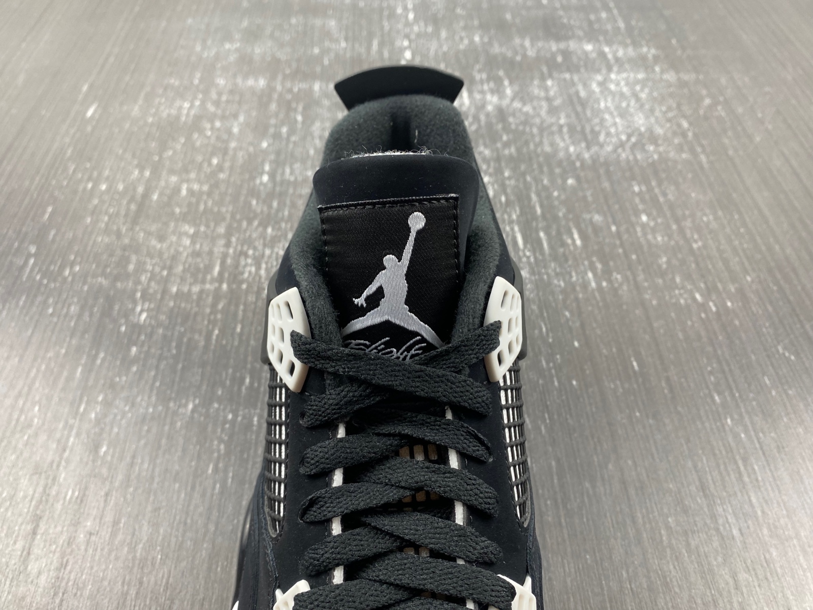 Air Jordan 4 "White Thunder" FQ8138-001